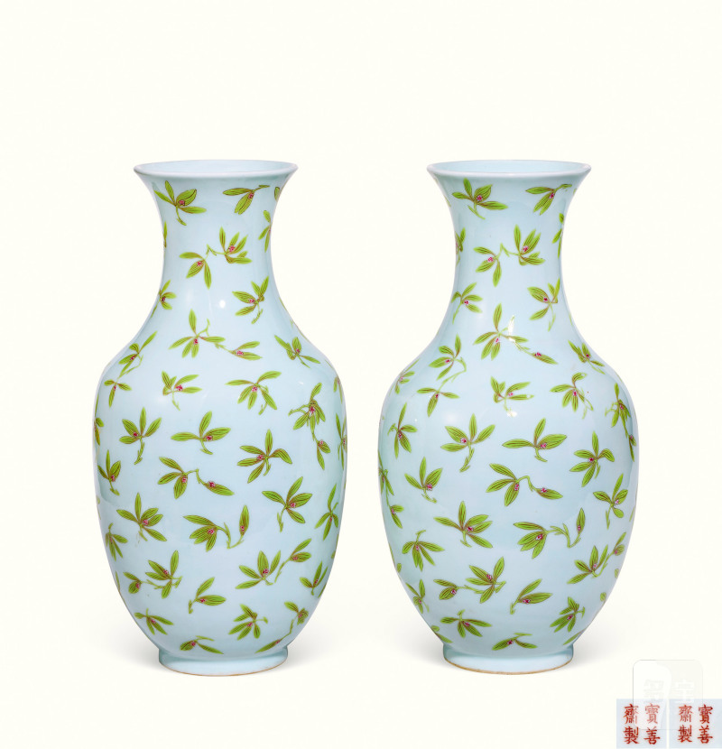 清道光 粉彩兰花纹瓶一对